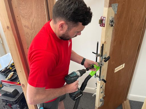 Teaching Lock Fitting 