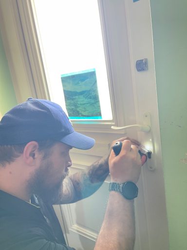 Live Locksmith Training on the job